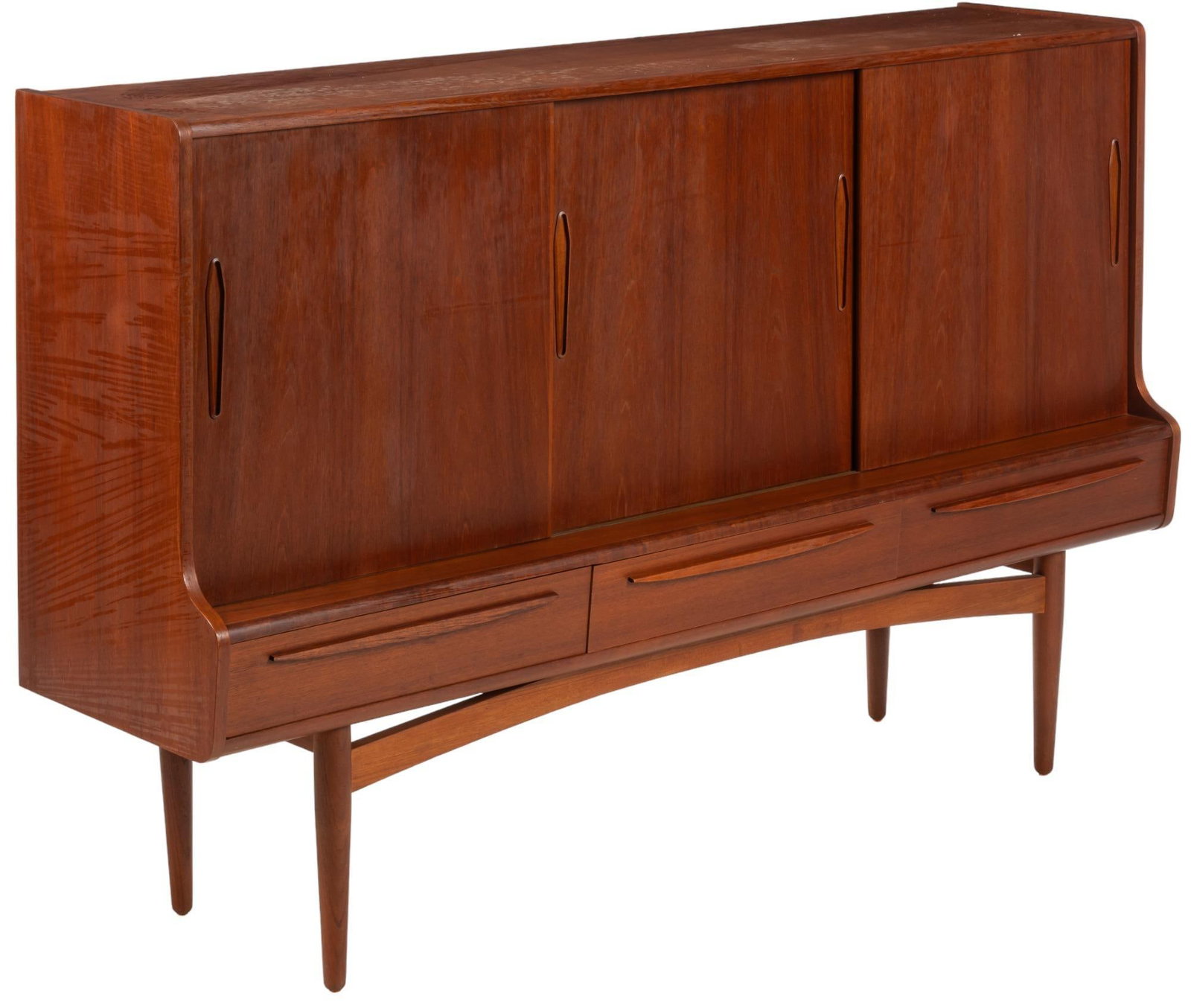 Danish Mid-Century Credenza: Danish Mid-Century teak credenza / sideboard, with three sliding cabinet doors, opening to three compartments with interior shelving, right side having mirrored back with frosted design, over three fr