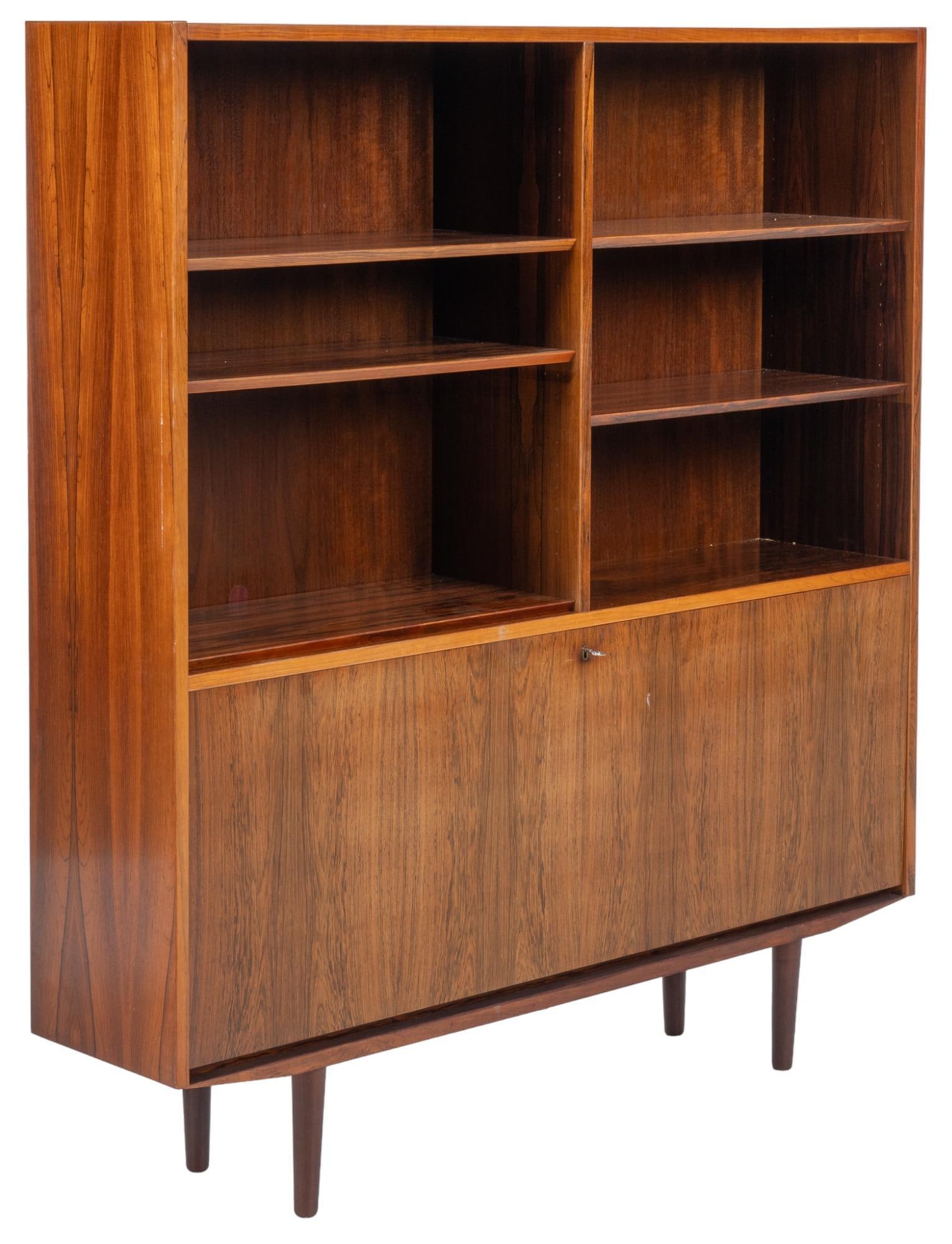 Hundevad Mobelfabrik Mid-Century Bookshelf (1 of 6)