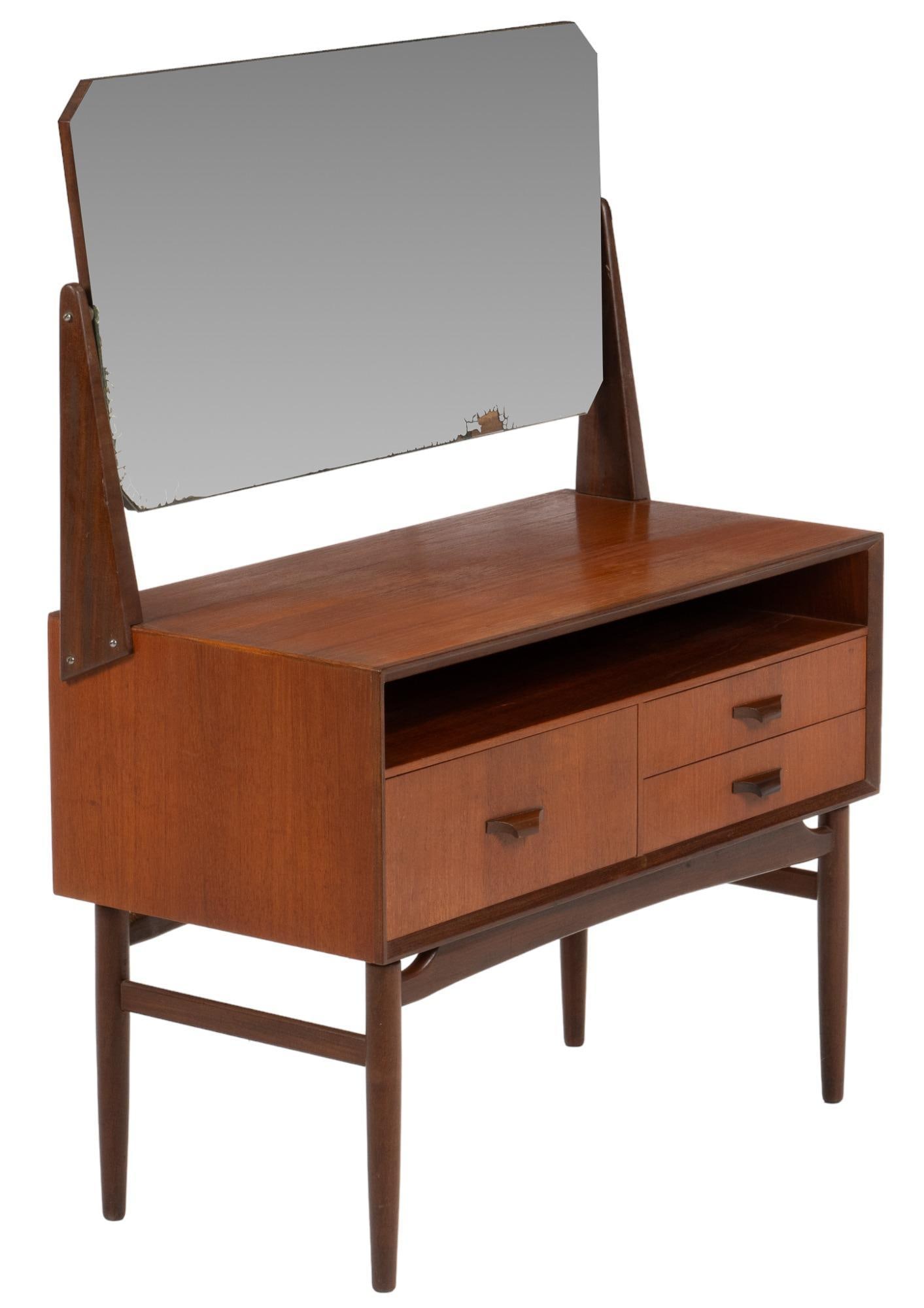 Danish Mid-Century Dressing Table (1 of 9)