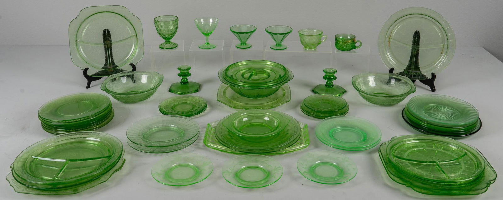 Assorted Mid-Century Uranium Glass (1 of 8)