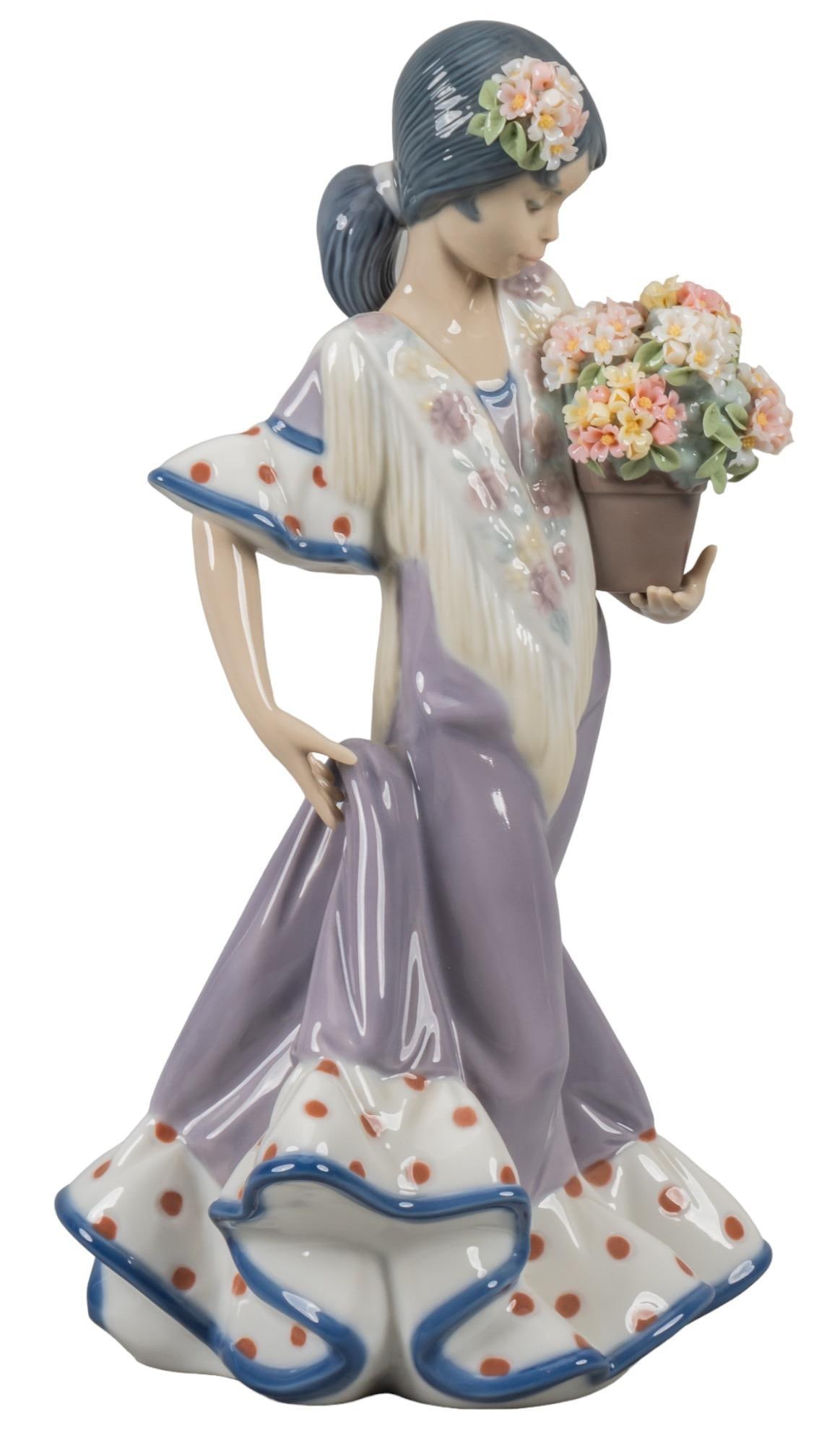 Lladro Flamenco Dancer: LladroFlor Maria Flamenco porcelain figurine, marked number 5490 height 9.5 in. x width 5 in. x depth 4in. Provenance: Property from a mansion in the Dominion neighborhood of San Antonio, Texas Shippi
