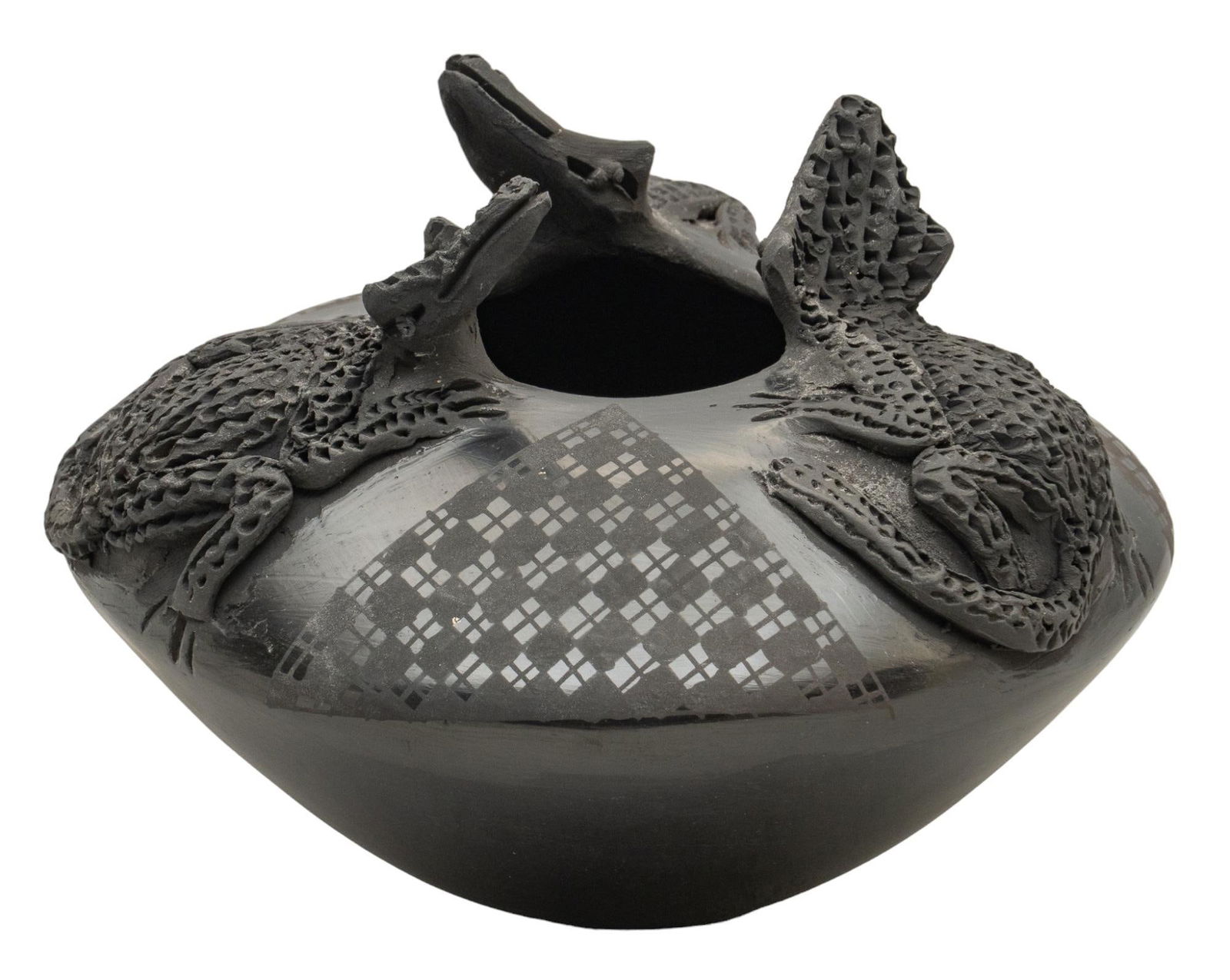 Jose Quezada, Mata Ortiz Black on Black Lizard Pot (1 of 6)
