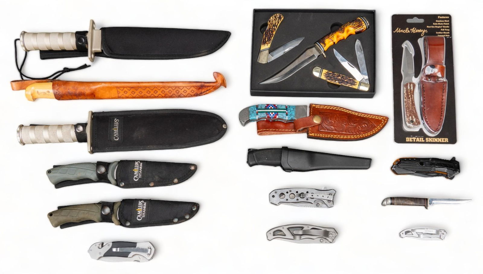 Collection of 18 Mixed Knives (1 of 12)