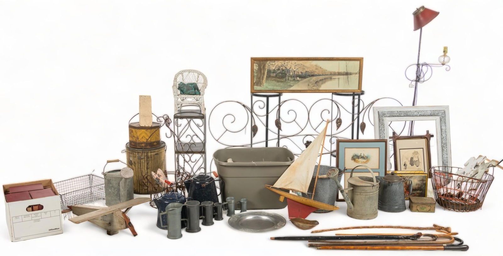 Large Assortment of Vintage Home Decor (1 of 7)