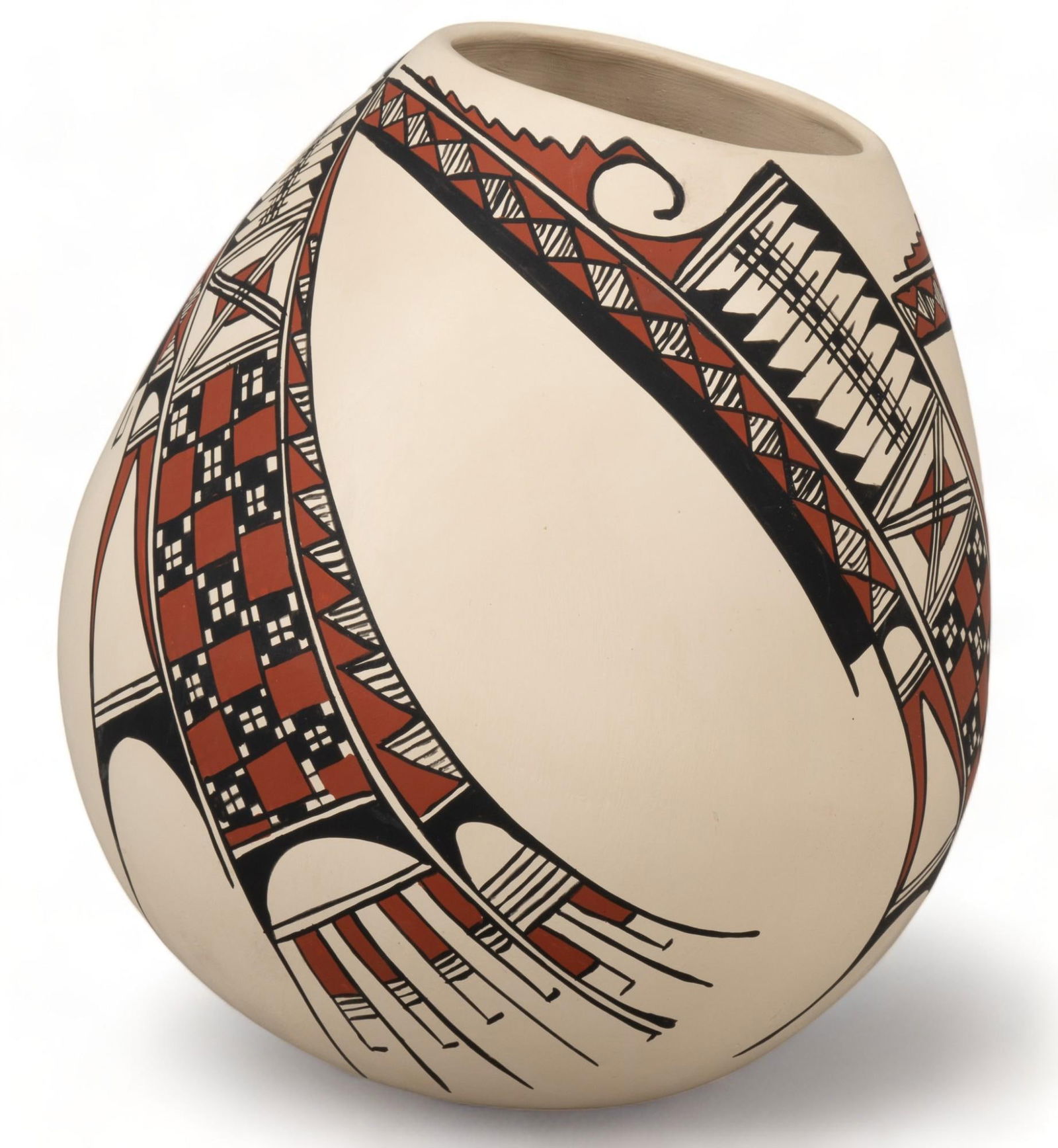 Mata Ortiz Pottery Vessel (1 of 6)