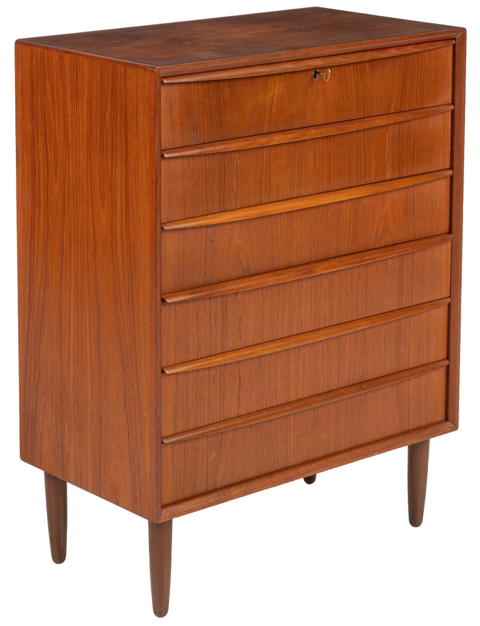 Danish Mid-Century Chest of Drawers (1 of 16)