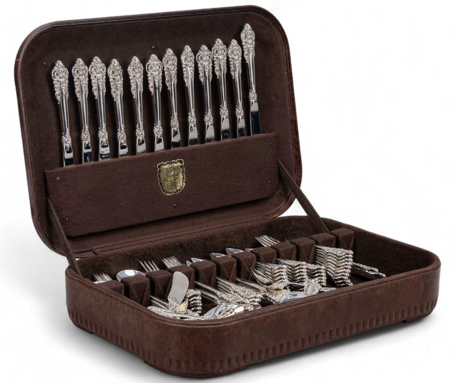 "Grande Baroque" By Wallace Silversmiths Sterling Silver Flatware Set: "Grand Baroque" by Wallace Silversmiths sterling silver flatware set of 95 pc, service for 6, no monogram or removal Includes: 12 dinner knives 8 1/2 in. 12 dinner forks 7 in. 12 luncheon fo