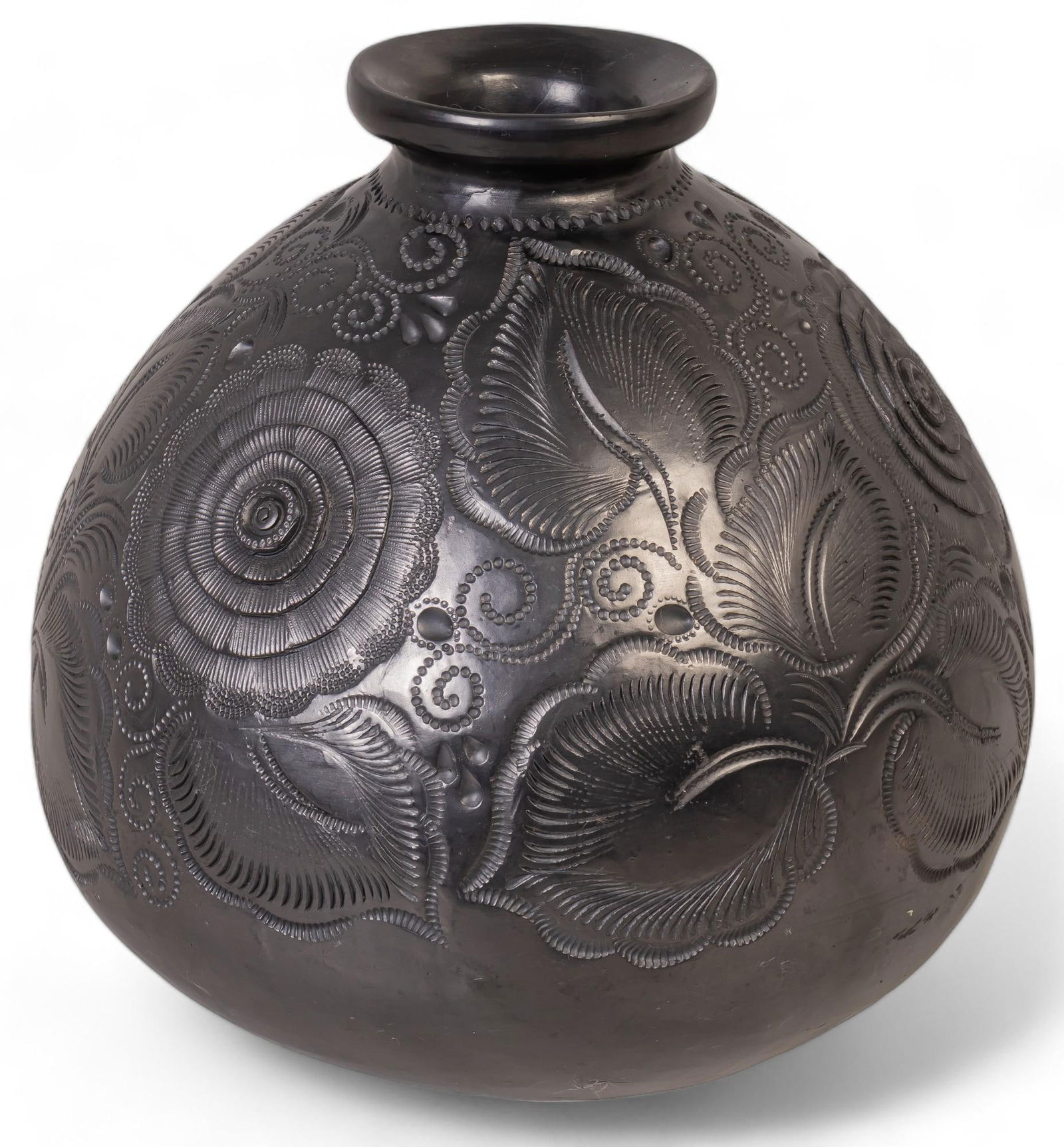 Oaxacan Barro Negro Vase (1 of 5)