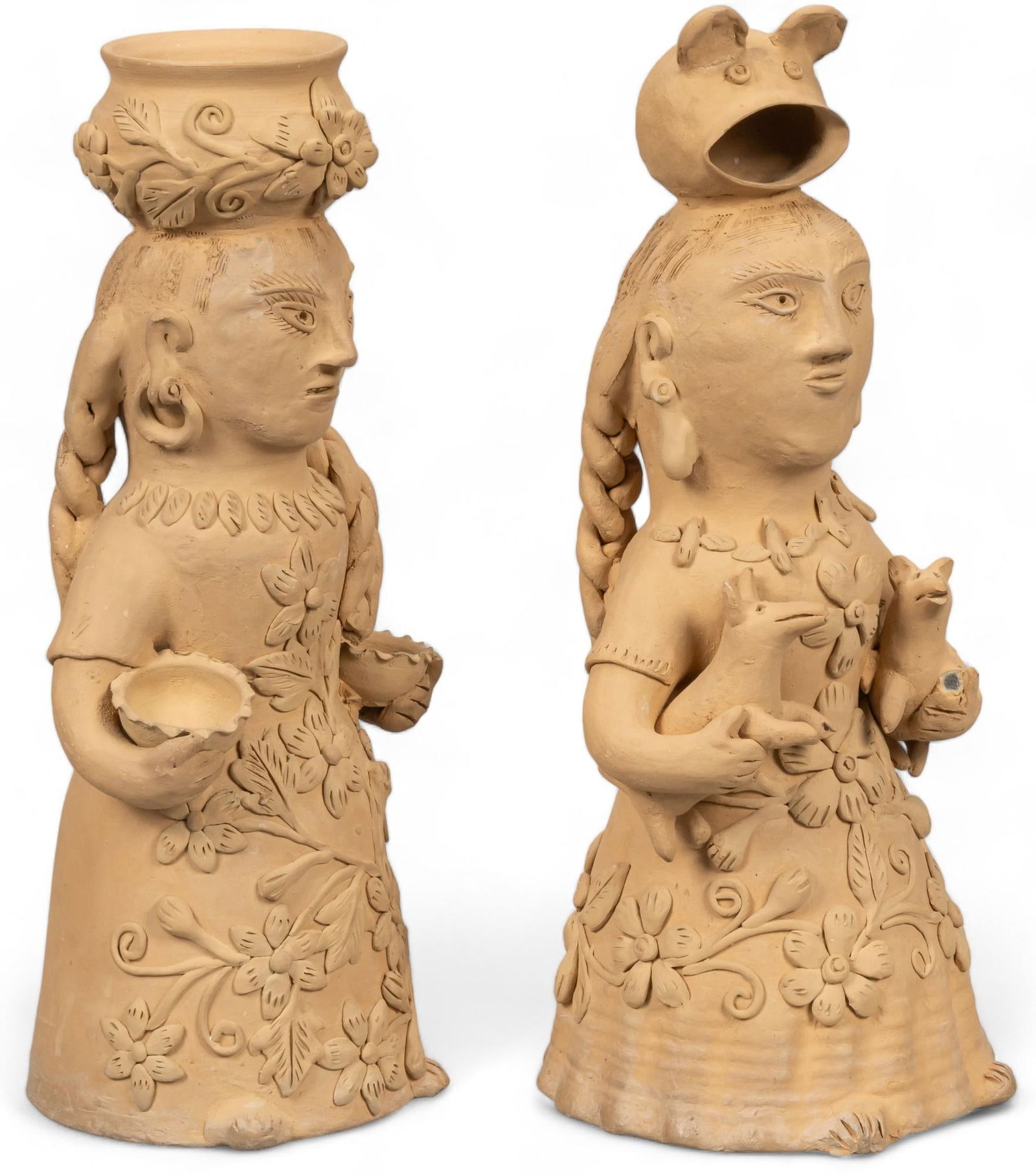 Pair of Ceramic Women in the Style of Teodora Blanco (1 of 9)