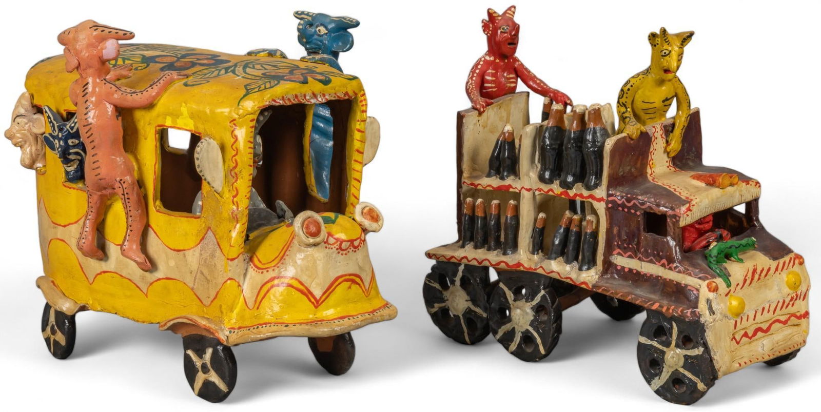 Pair of Mexican Ocumichu Bus Sculptures (1 of 8)