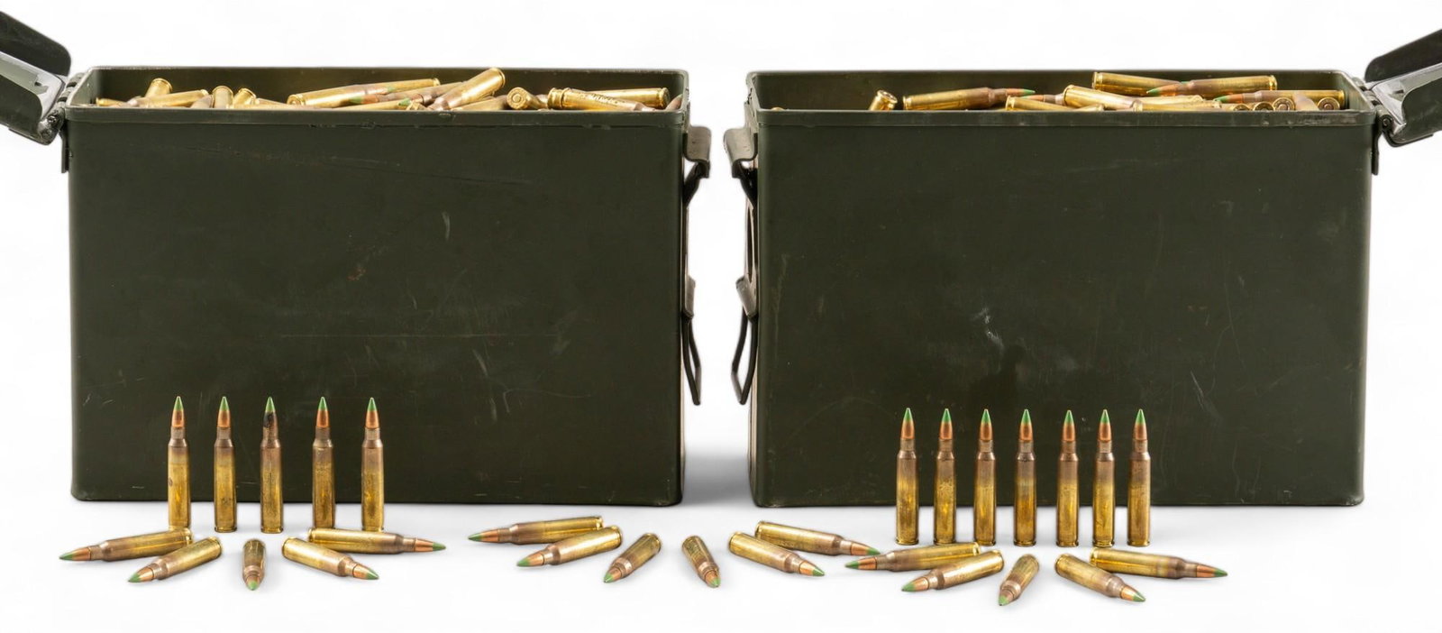 Approx. 1200 Rounds of M855 5.56 NATO Ammunition: Includes: -2 ammo cans of approximately 600 rds of 5.56 NATO M855 Provenance: An Austin, Texas Estate Shipping available for this lot through our partner 4CL; please request a shipping quote at shippi