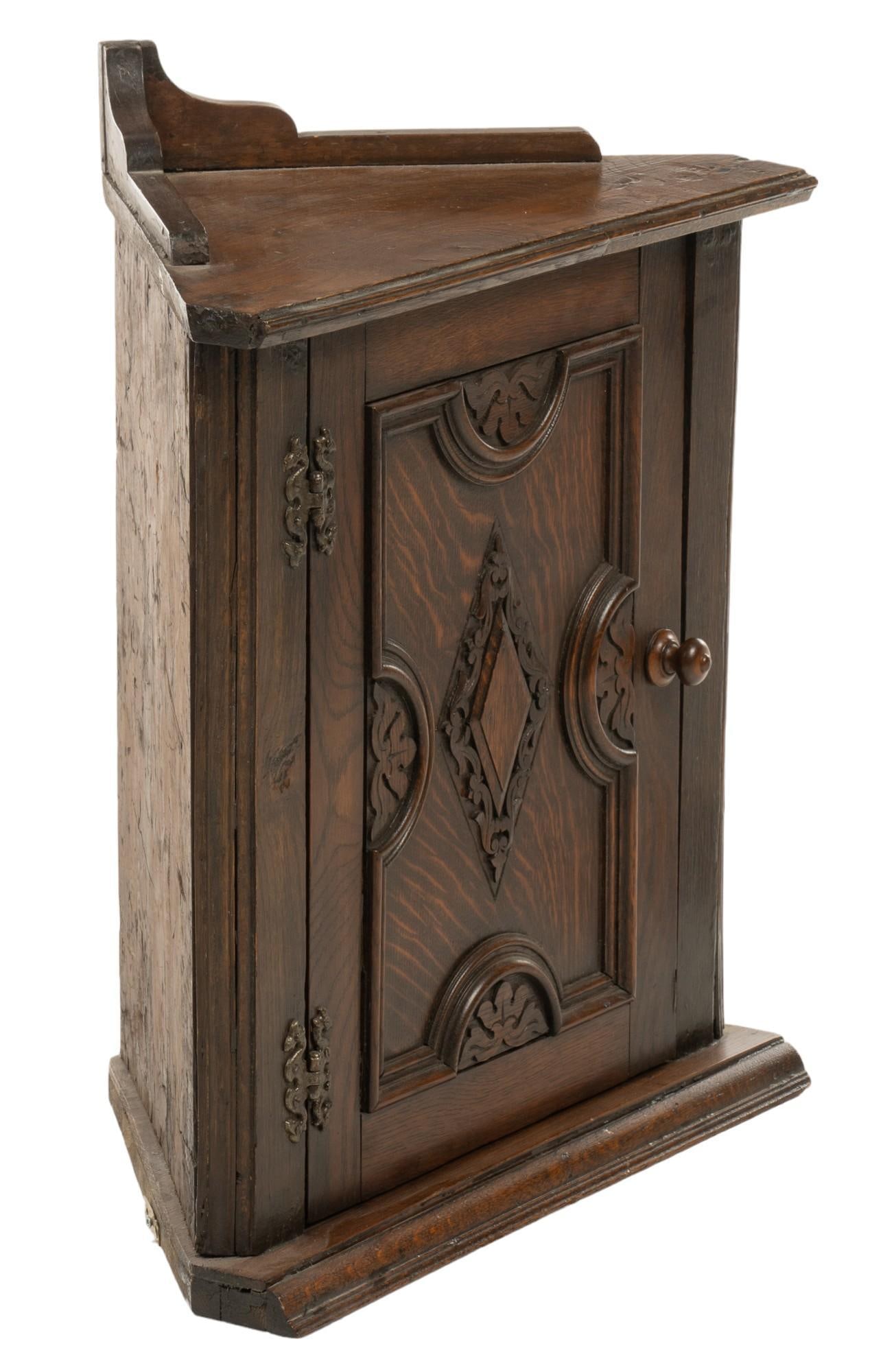 Vintage Corner Cabinet (1 of 6)