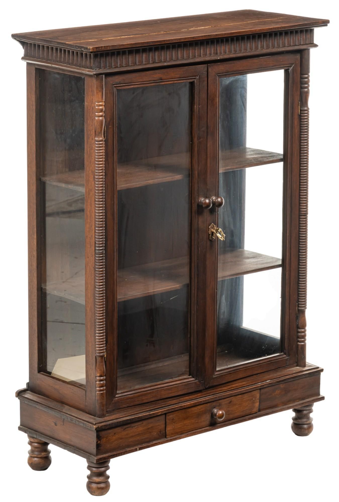 Vintage Vitrine (1 of 8)