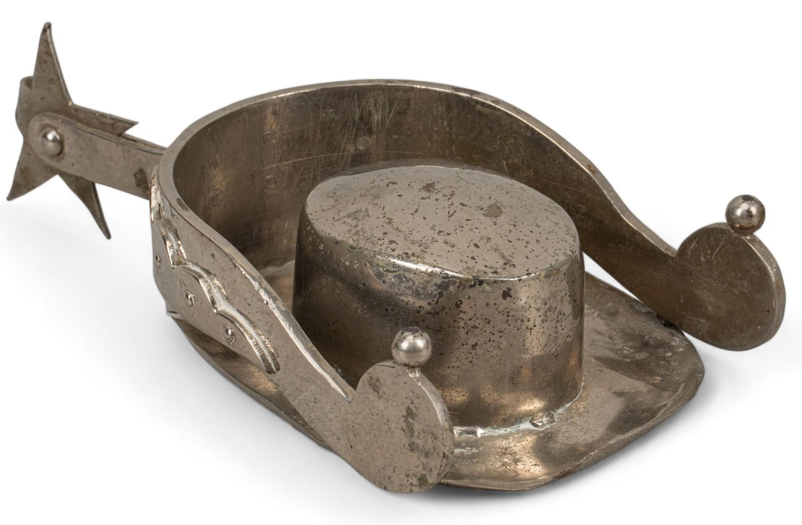 Metal Spur Ashtray (1 of 6)