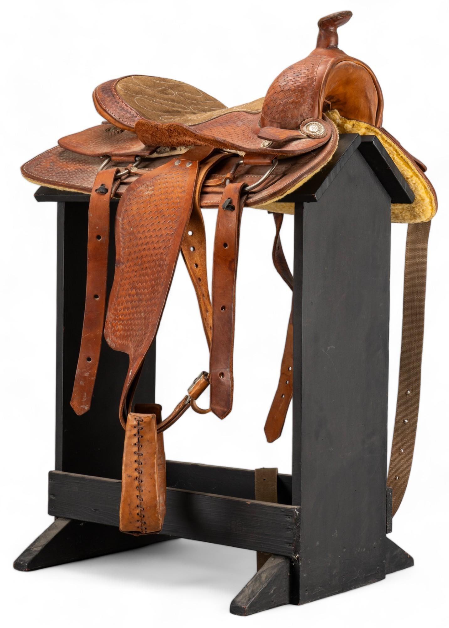 Brown Leather Western Saddle (1 of 9)