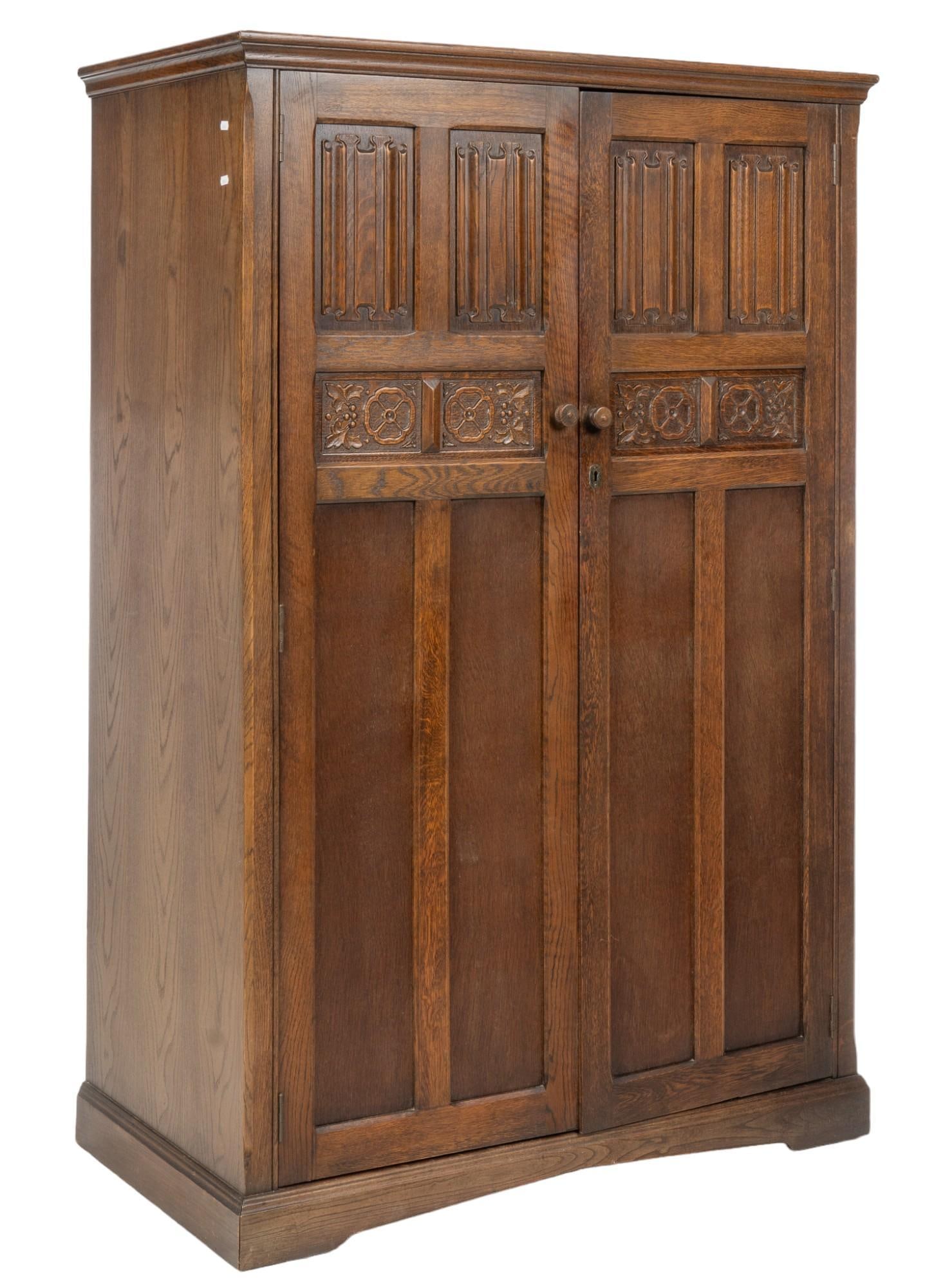 English Old Charm Wardrobe (1 of 8)