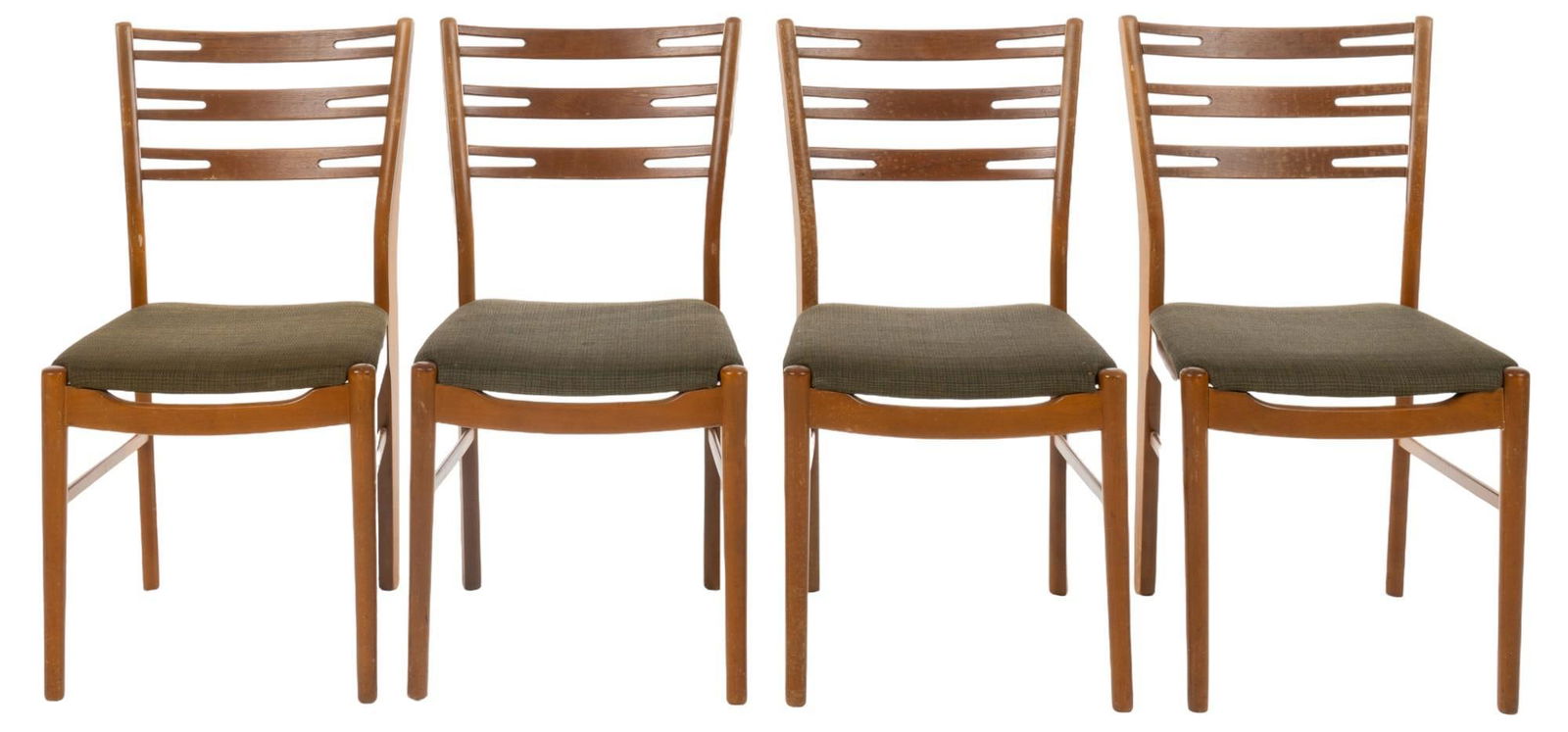 (4) Farstrup Mobler (DNK) Atrib. Mid-Century Dining Chairs: Set of four Danish mid-century dining chairs, attributed to Farstrup Mobler (Denmark) with wooden frame, ladder back, and cushioned seat clad in green fabric upholstery, supported on pin legs height