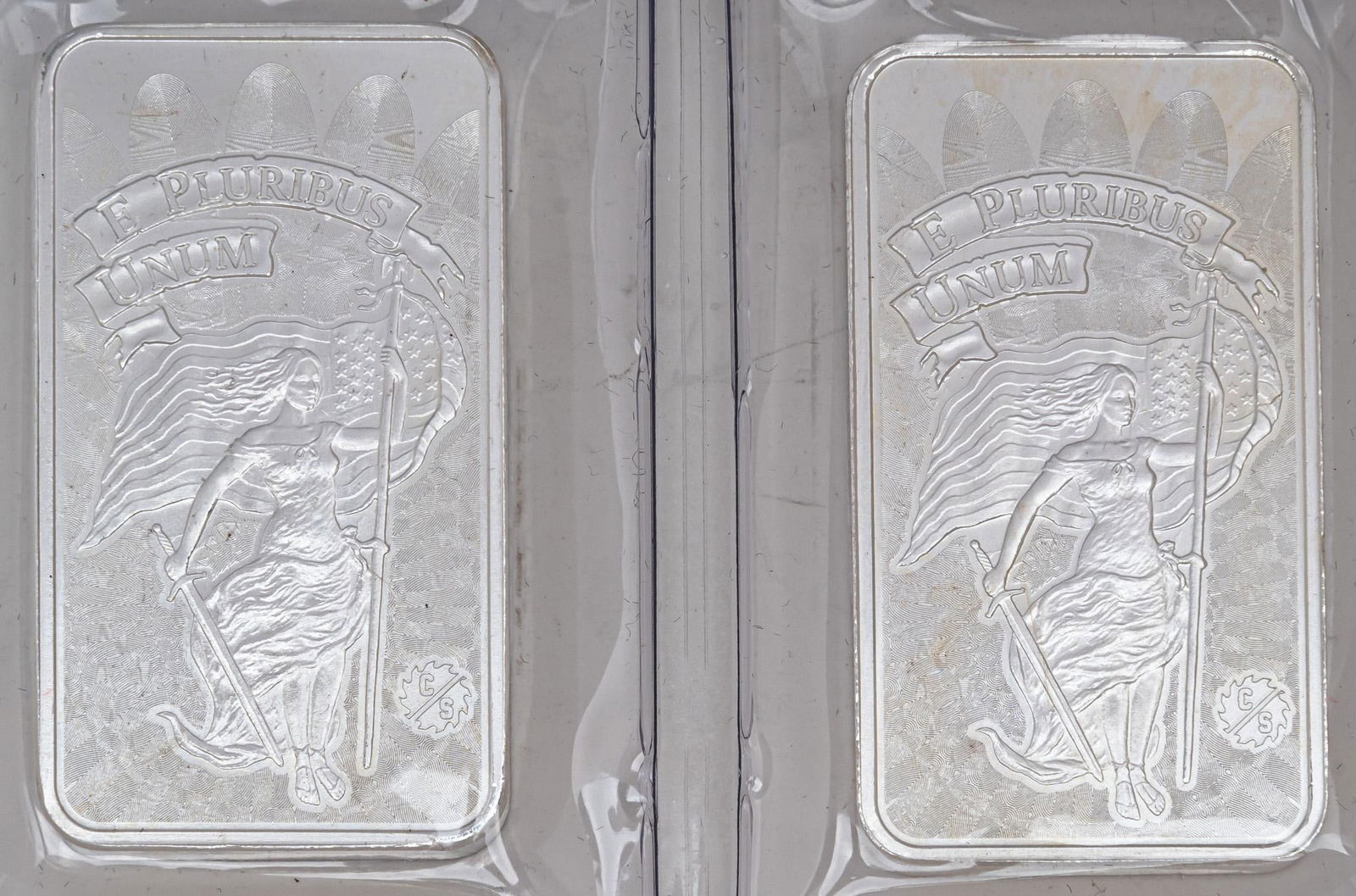(2) Made in USA 5 ozt Silver Bars (1 of 2)