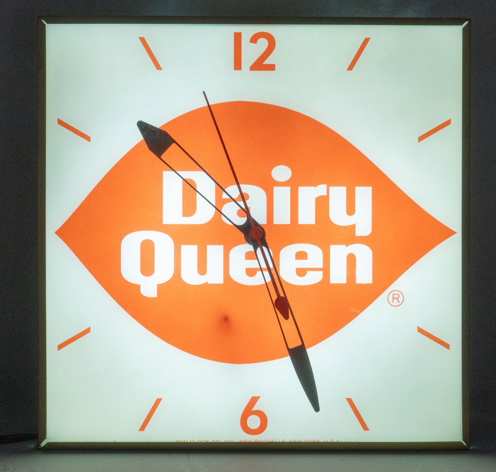 Dairy Queen Neon Wall Clock (1 of 6)