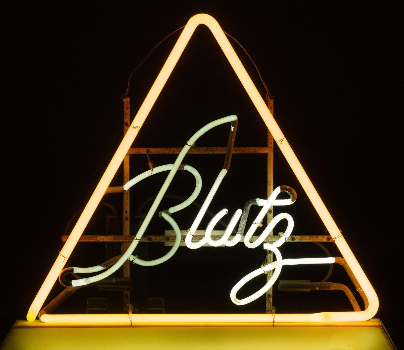 Blatz Beer Neon Sign (1 of 6)