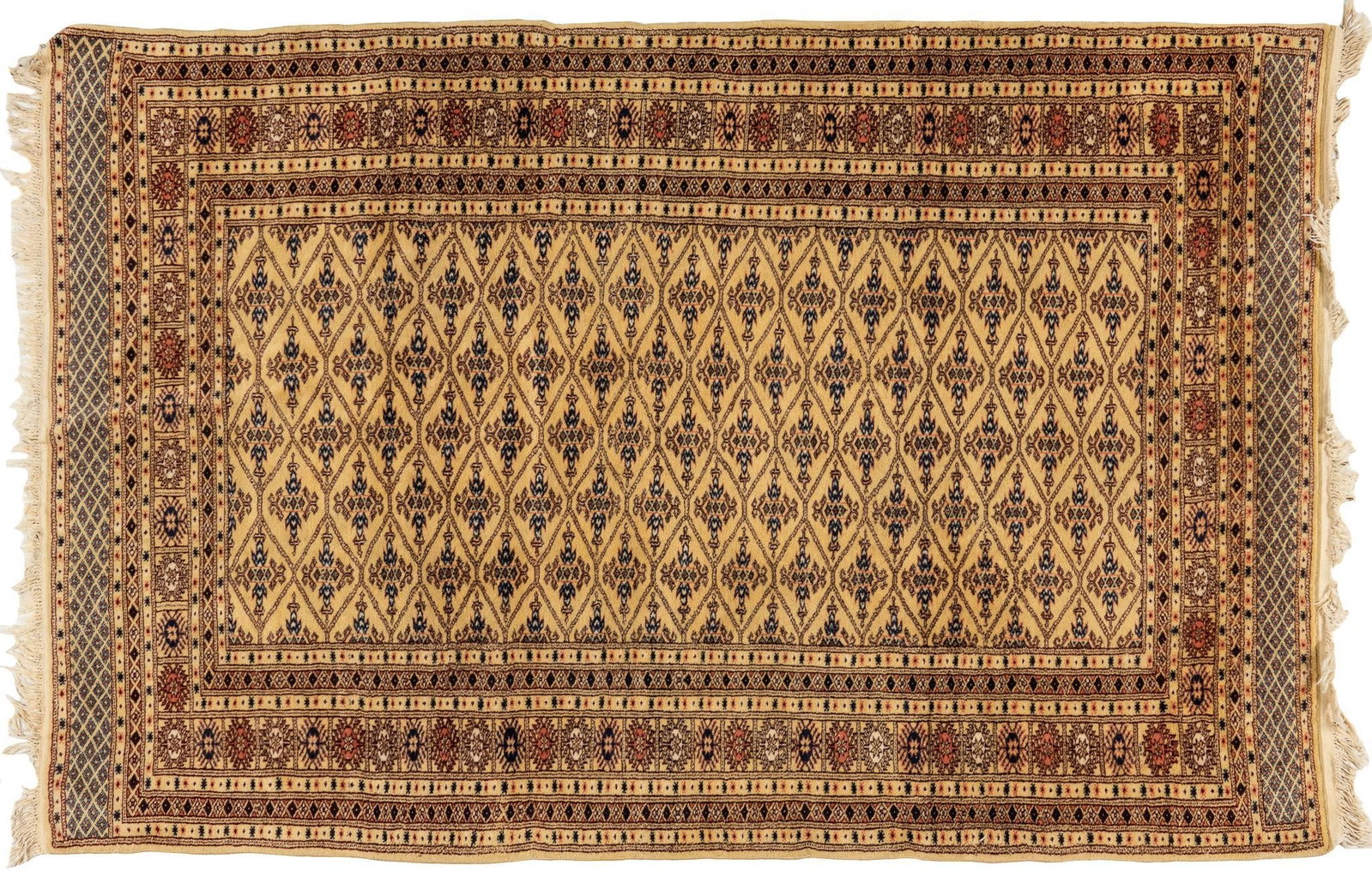 Handwoven Estate Rug, 6 ft. 2 in. x 4 ft.: Handwoven Pakistan wool pile estate rug 6 ft. 2 in. x 4 ft. Provenance: Property from the home of a prominent Terrell Hills, Texas businessman Shipping available for this lot through our partner 4CL; 