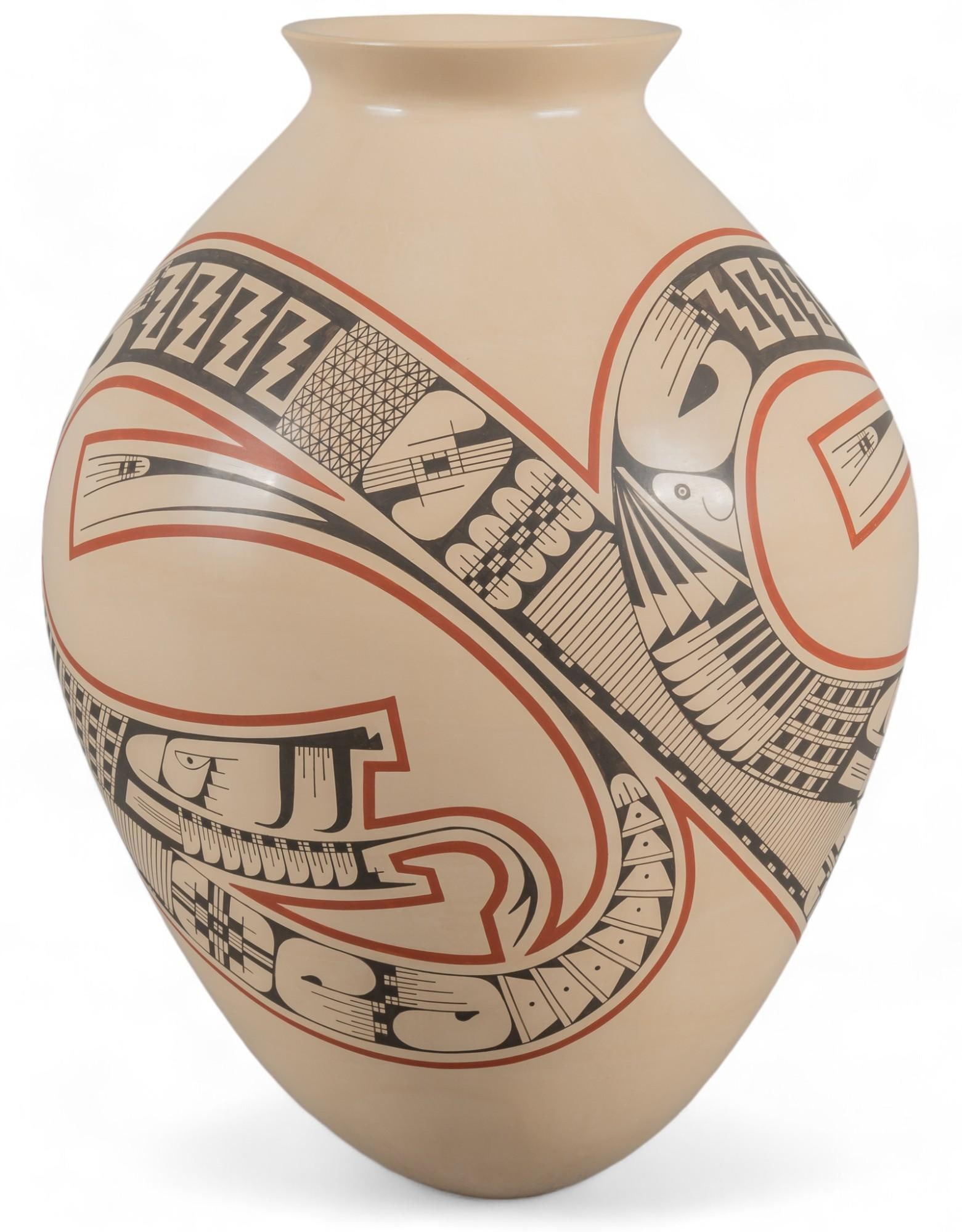 Mata Ortiz Pottery Vase (1 of 7)