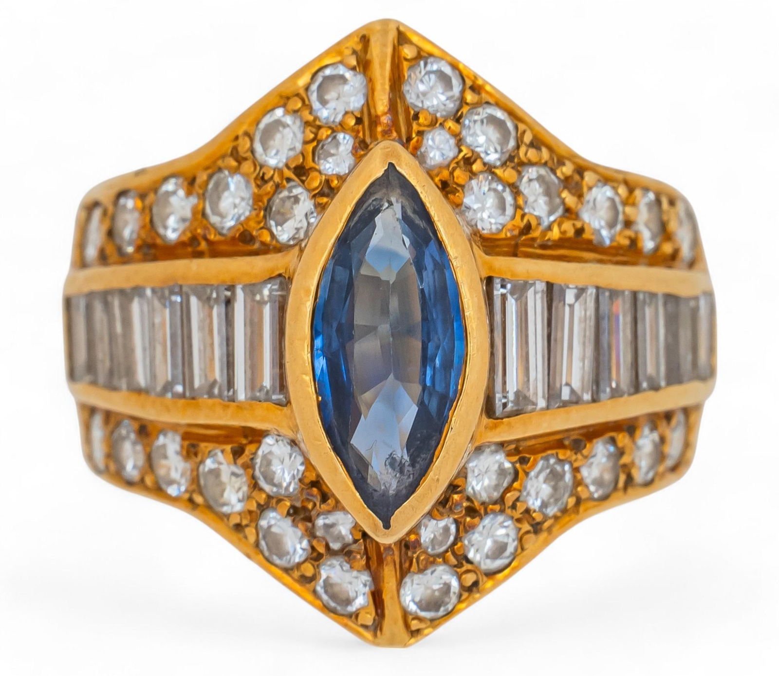 18K Sapphire and Diamond Ring (1 of 6)