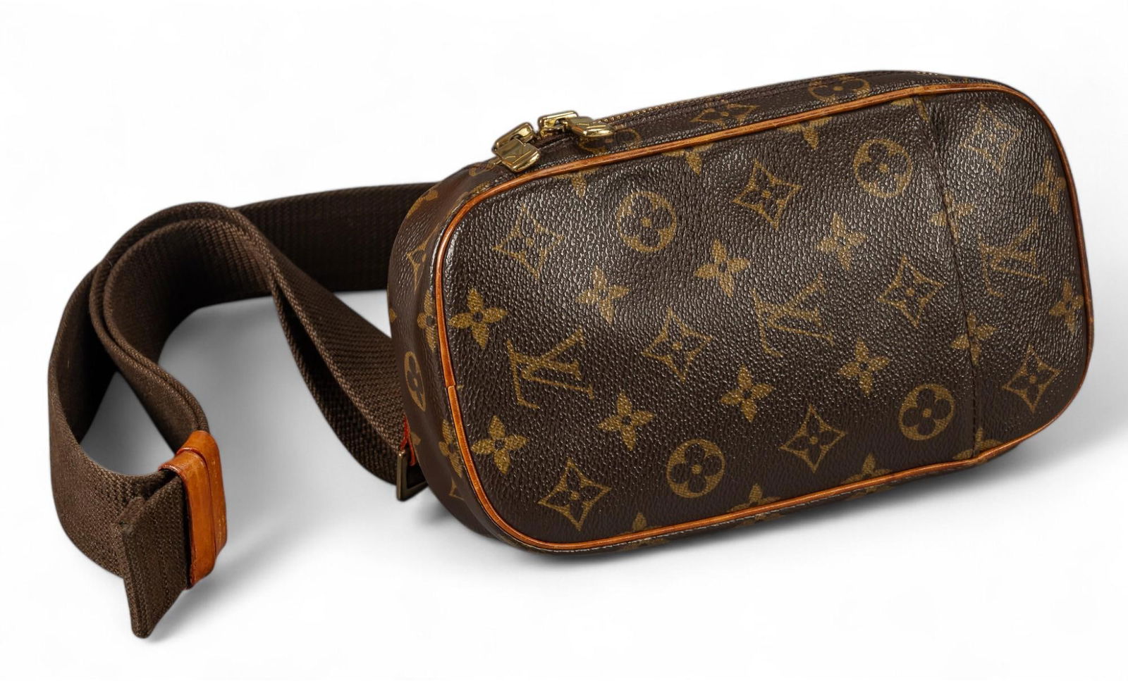 Louis Vuitton Pochette Gange (1 of 16)