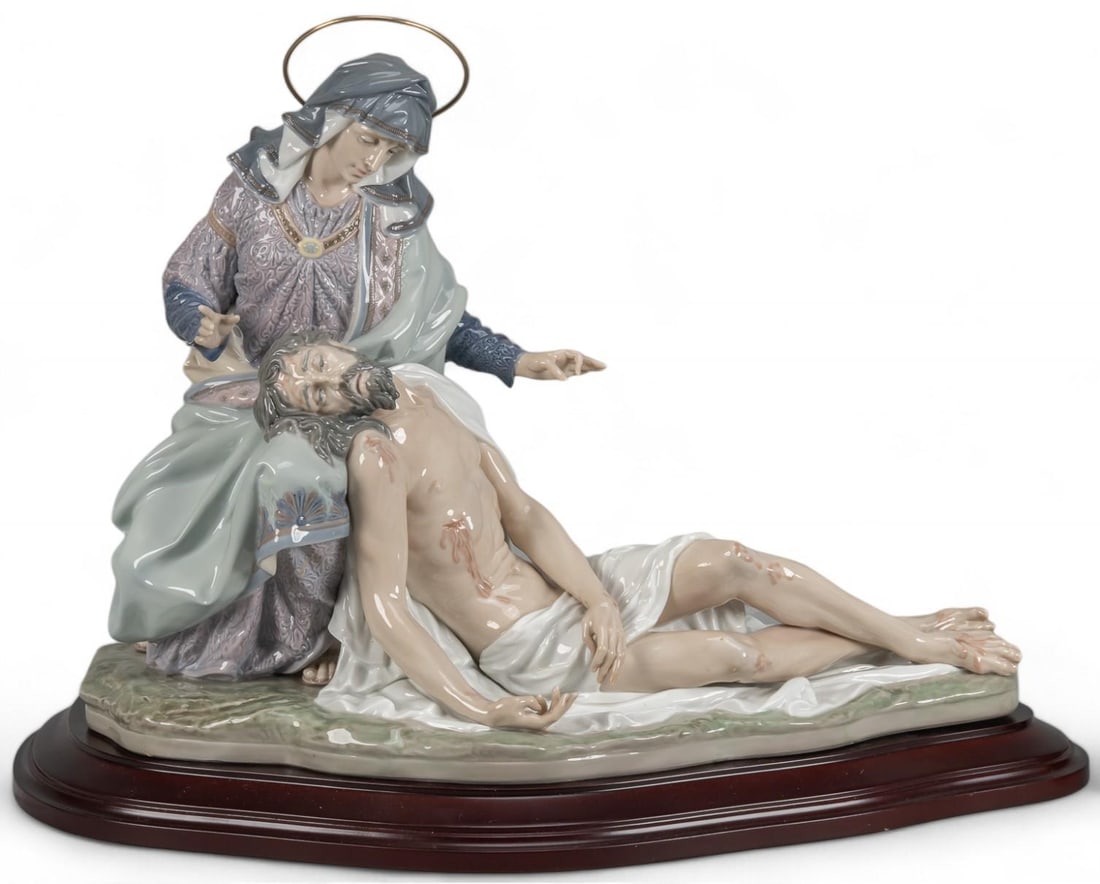 Lladro (ESP), Sorrowful Mother (1 of 8)