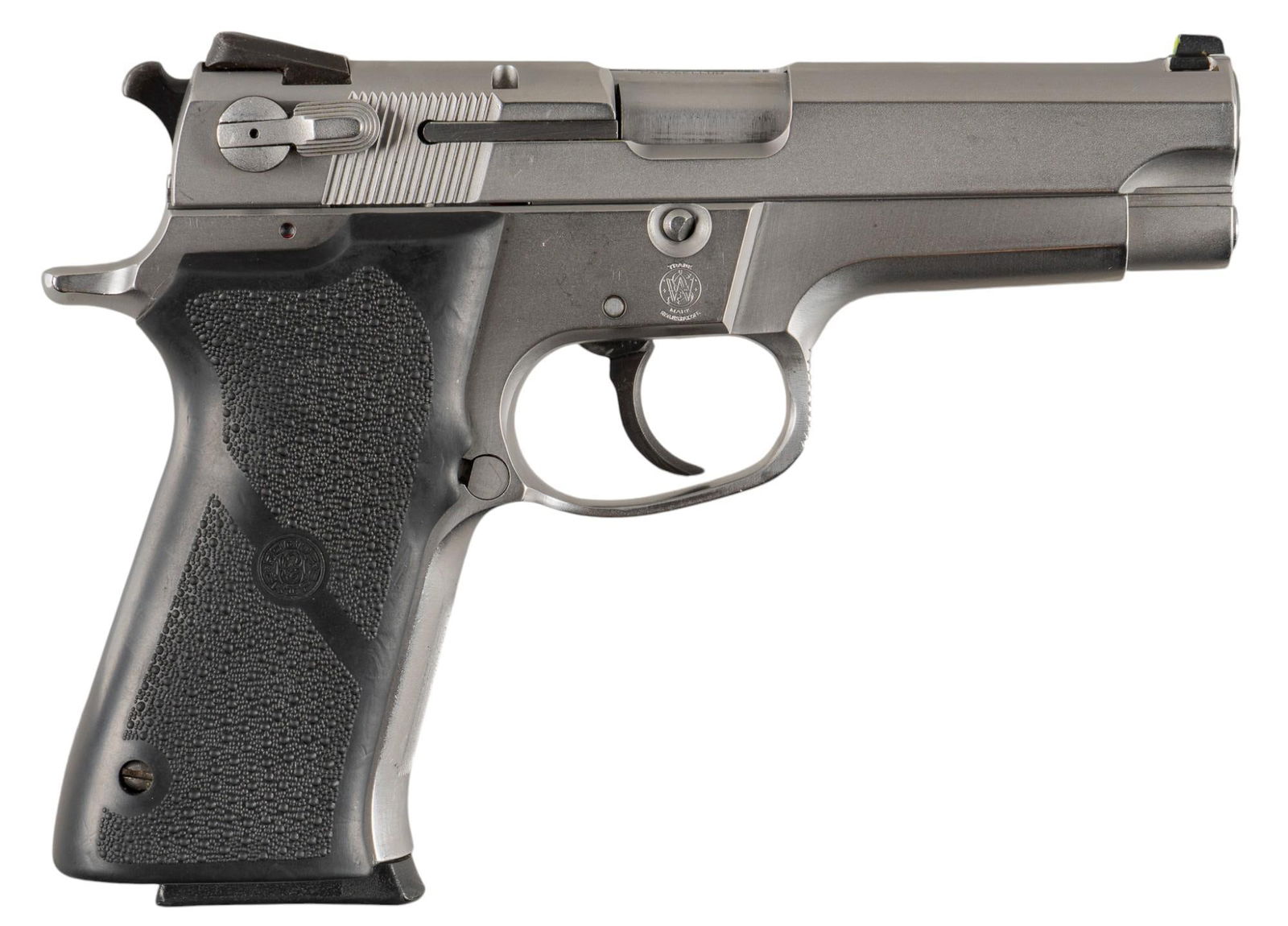 Smith & Wesson Model 5906 9mm Semi Auto Pistol: Serial: VBF9388 Manufacturer: Smith & Wesson Model: 5906 Caliber: 9mm Barrel length: 4 in. OAL: 7.75 in. Condition: Good; Hogue rubber grips have light wear; frame & slide have moderate handli