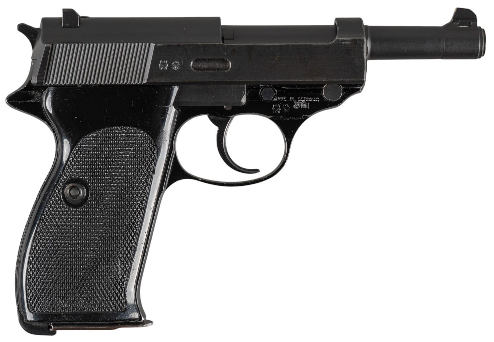 Walther P4 9mm Semi-Auto Pistol: Serial: 602931 Manufacturer: Walther-Germany / Interarms-VA Model: P4 Caliber: 9mm Barrel length: 4.5 in. OAL: 8 in. (8.5 hammer cocked) Condition: Good; grips have light wear & handling marks; ba
