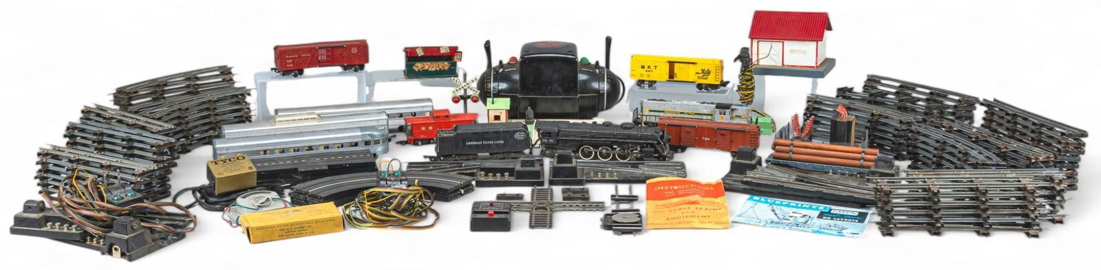1947 American Flyer Miniature Railroad Set (1 of 14)