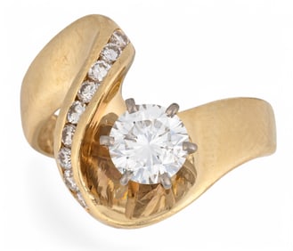 14K Round Brilliant Cut Diamond Engagement Ring