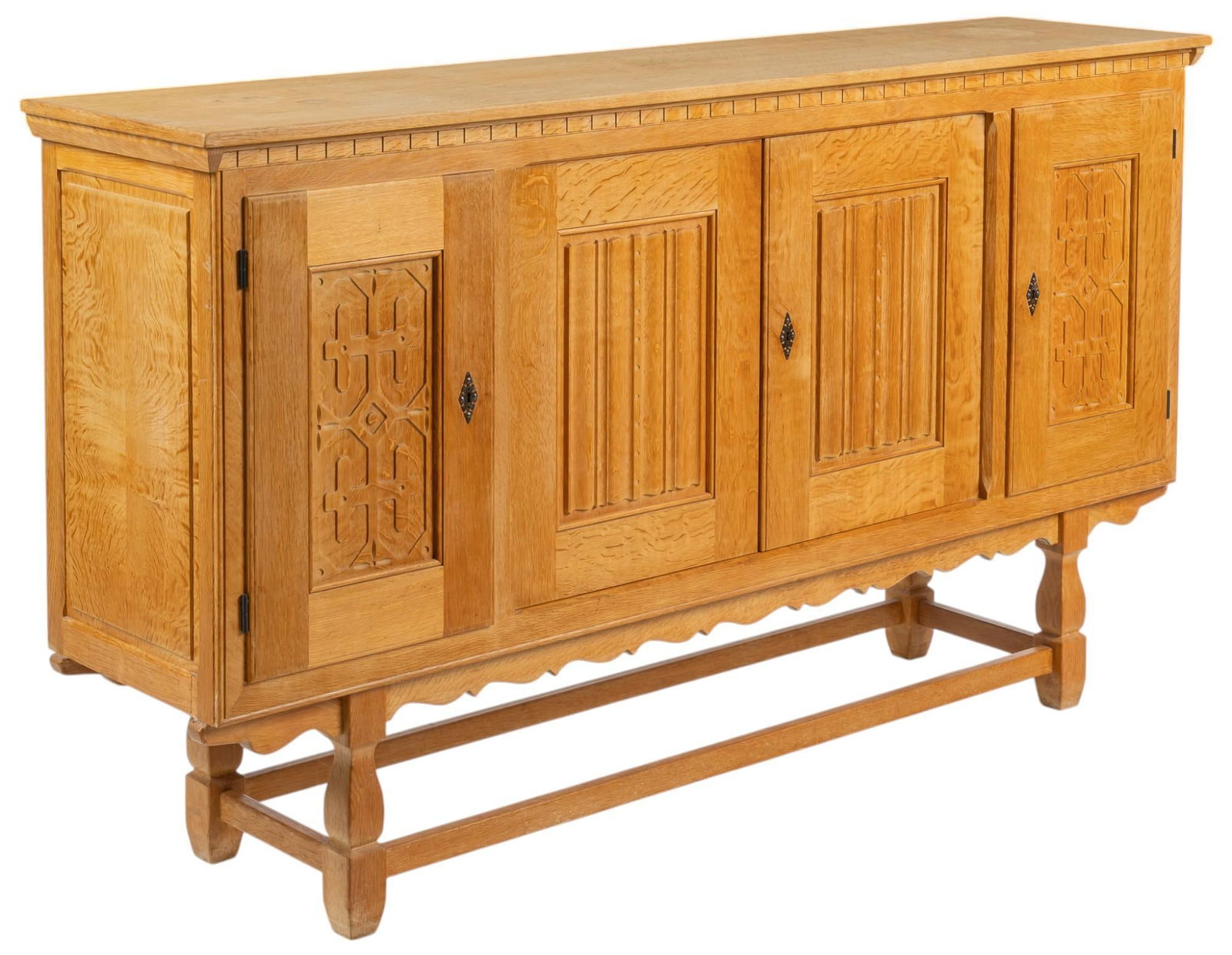 Henning Kjaernulf (DNK) Mid-Century Credenza: Henning Kjaernulf (Denmark) mid-century oak credenza with four cabinet doors, with left-side door opening to interior with four trays, and pair of drawers with metal ring pulls, and middle and left se