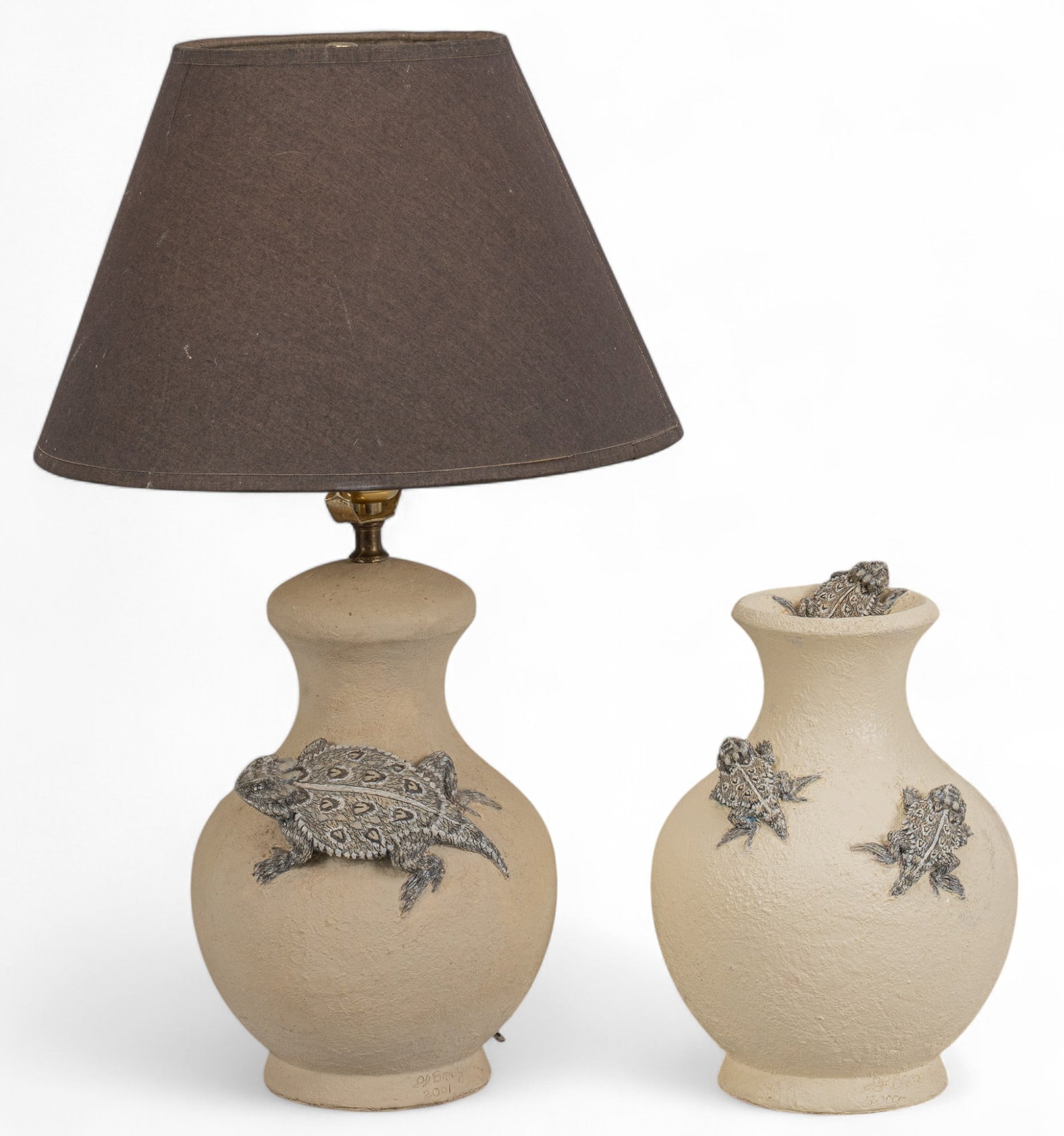 Texas Horned Lizard Lamp and Vase Set: A ceramic lamp and vase featuring applied Texas horned lizards throughout, with brown lampshade height 19.5 in. x diameter 11 in. / lamp