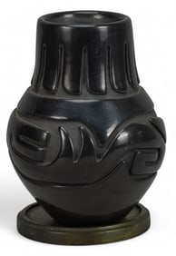 Stella Chavarria, Santa Clara Pueblo Vessel