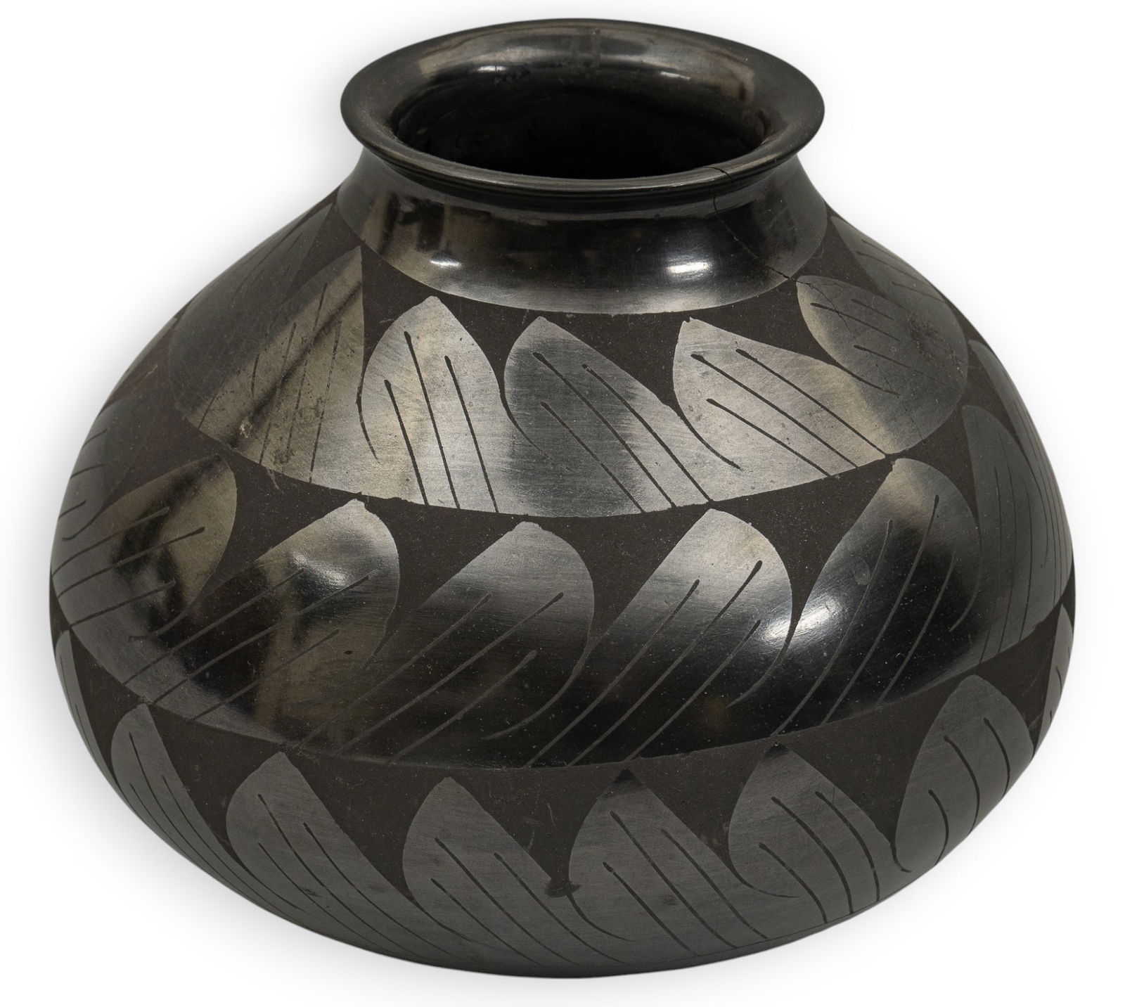 Mata Ortiz Black Pottery Vase (1 of 9)