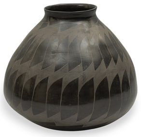 Mata Ortiz Black Pottery Vessel
