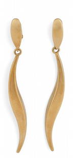 Italian 14K Drop Earrings: Italian 14K gold drop earrings, marked "14K Italy"Length: 2.5 in. Total weight: 4.6 g 