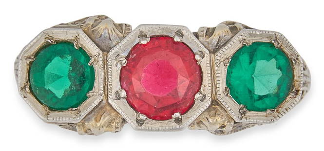 18K White Gold Art Deco Gemstone Ring: 18K white gold gemstone&nbsp;ring with three inlaid gems, size 7, unmarked Total weight: 3.1 g&nbsp;