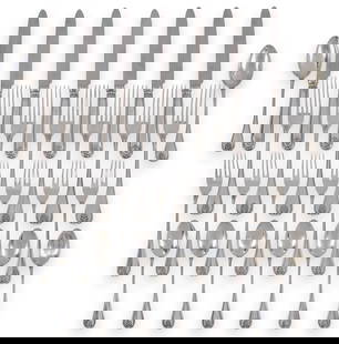 "Laura" by Buccellati Sterling Silver Flatware: &quot;Laura&quot; by Buccellati sterling silver flatware set of&nbsp;pc 30, no monogram or removalIncludes:7 dinner knives 10 in.&nbsp;7 dinner forks 8 1/4 in.&nbsp;7 salad forks7 teaspoons 2 soup spo