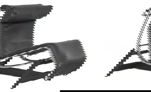 After Le Corbusier (1887-1965, FRA), Chaise Lounge Chair: Mid-century chaise lounge chair, after the LC4 model designed by Le Corbusier (1887-1965, France), with&nbsp;black leather upholstery, with detachable cushion, and elliptical chrome frame, supported b