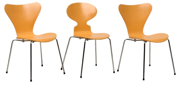 (3) Arne Jacobsen for Fritz Hansen (DNK) Chairs