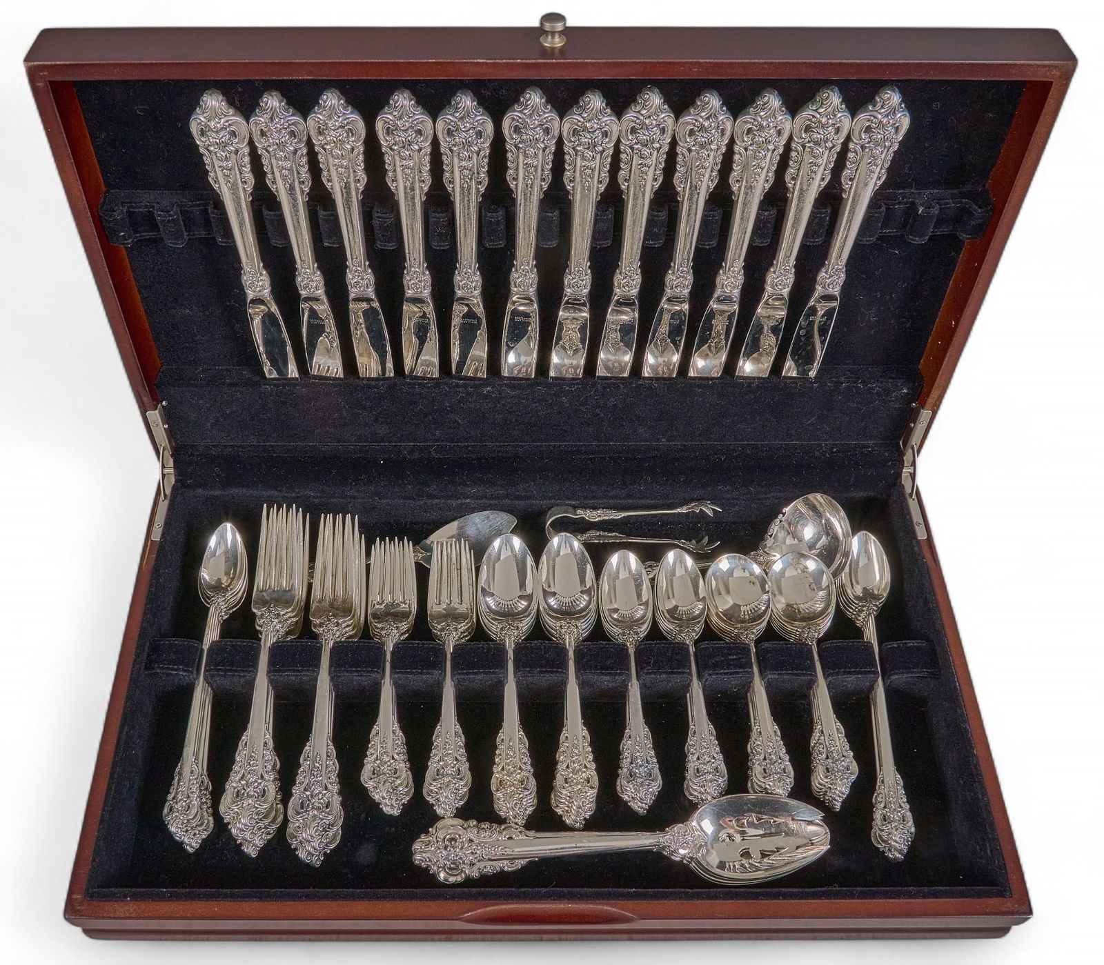"Grande Baroque" By Wallace Silversmiths Sterling Silver Flatware Set: "Grand Baroque" by Wallace Silversmiths sterling silver flatware set of 91 pc, service for 12, no monogram or removal Includes:12 dinner knives 9 3/4 in.12 dinner forks 7 7/8 in.12