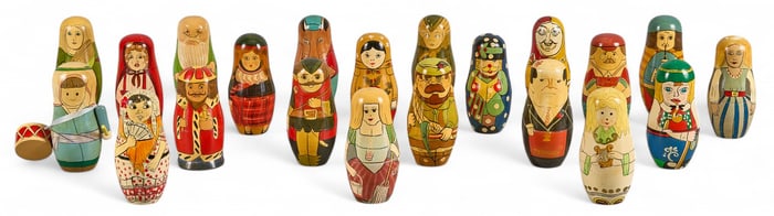 (21) Hand-Painted Russian Matryoshka Nesting Dolls