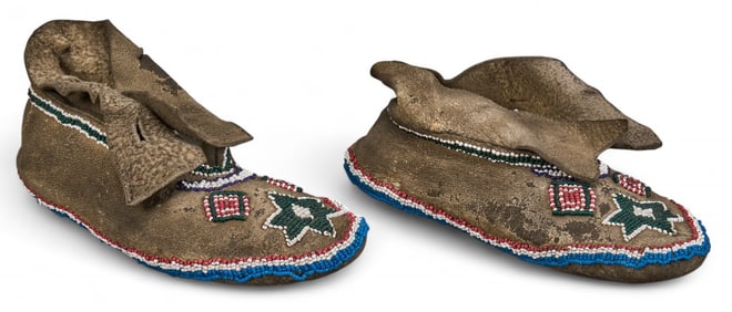 Northern Plains Chippewa Beaded Moccasins