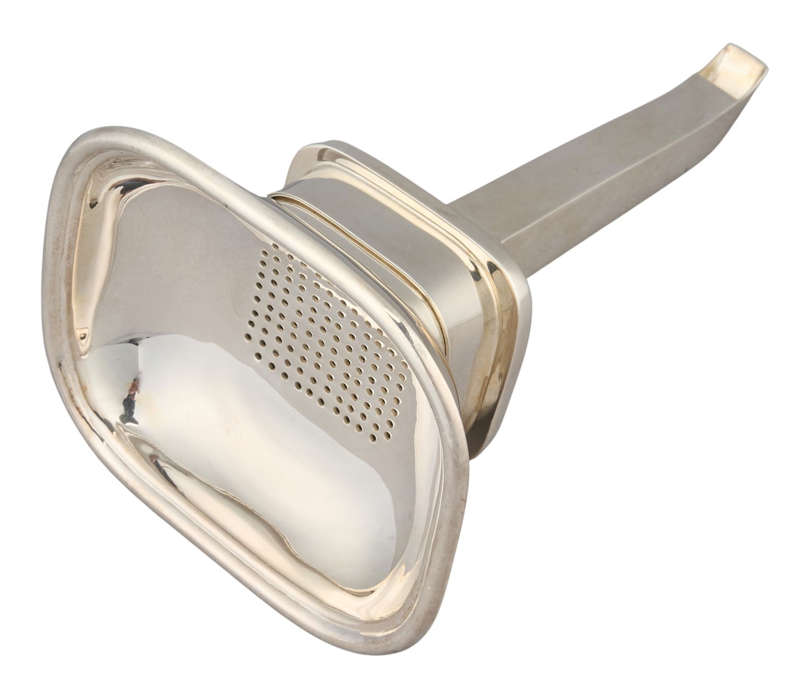 English .950 Silver Wine Funnel: English .950 silver wine funnel, marked "SJC" and "950" Length: 6 in.Total weight: 6.29 ozt (.950 silver)