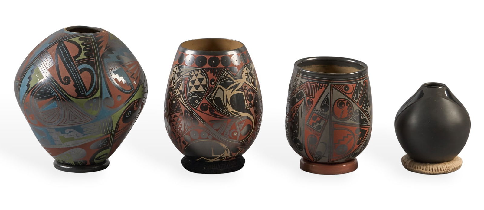 (4) Mata Ortiz Pottery Vessels (1 of 4)