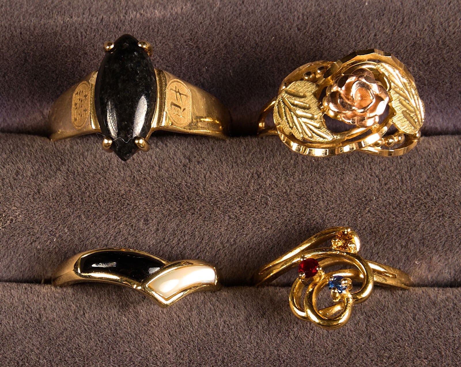 (4) 10K Rings (1 of 3)