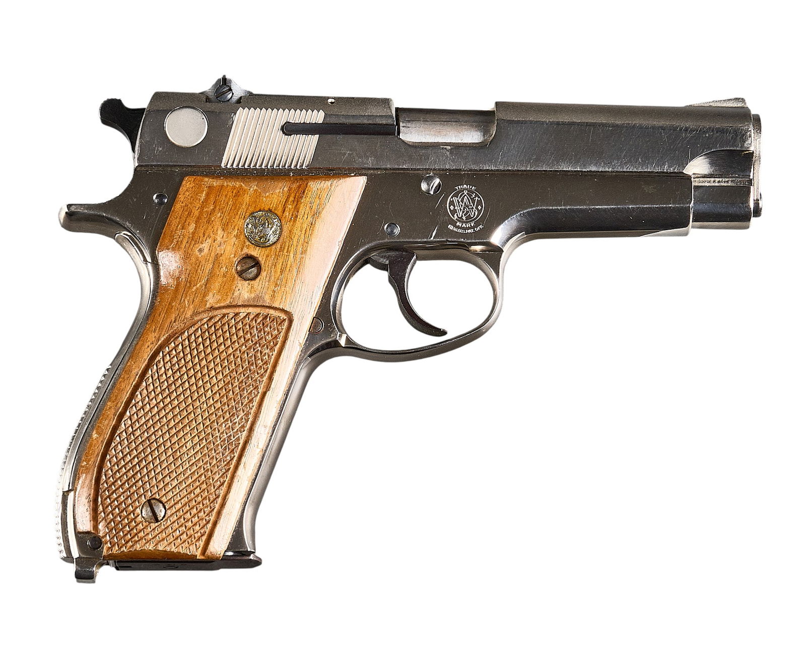 Smith & Wesson Model 39-2 9mm Semi Auto Pistol (1 of 2)